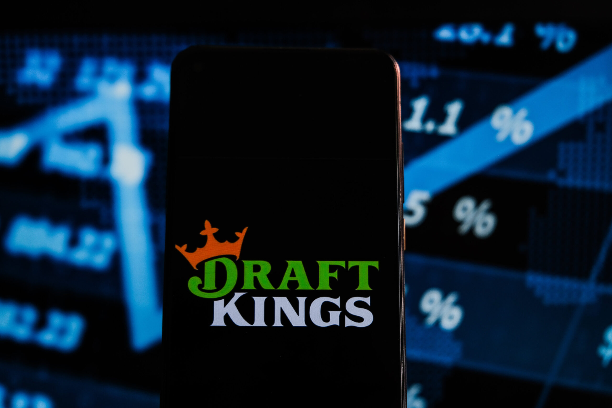 3 Reasons DraftKings Stock Is a Risky Bet or Hidden Gem