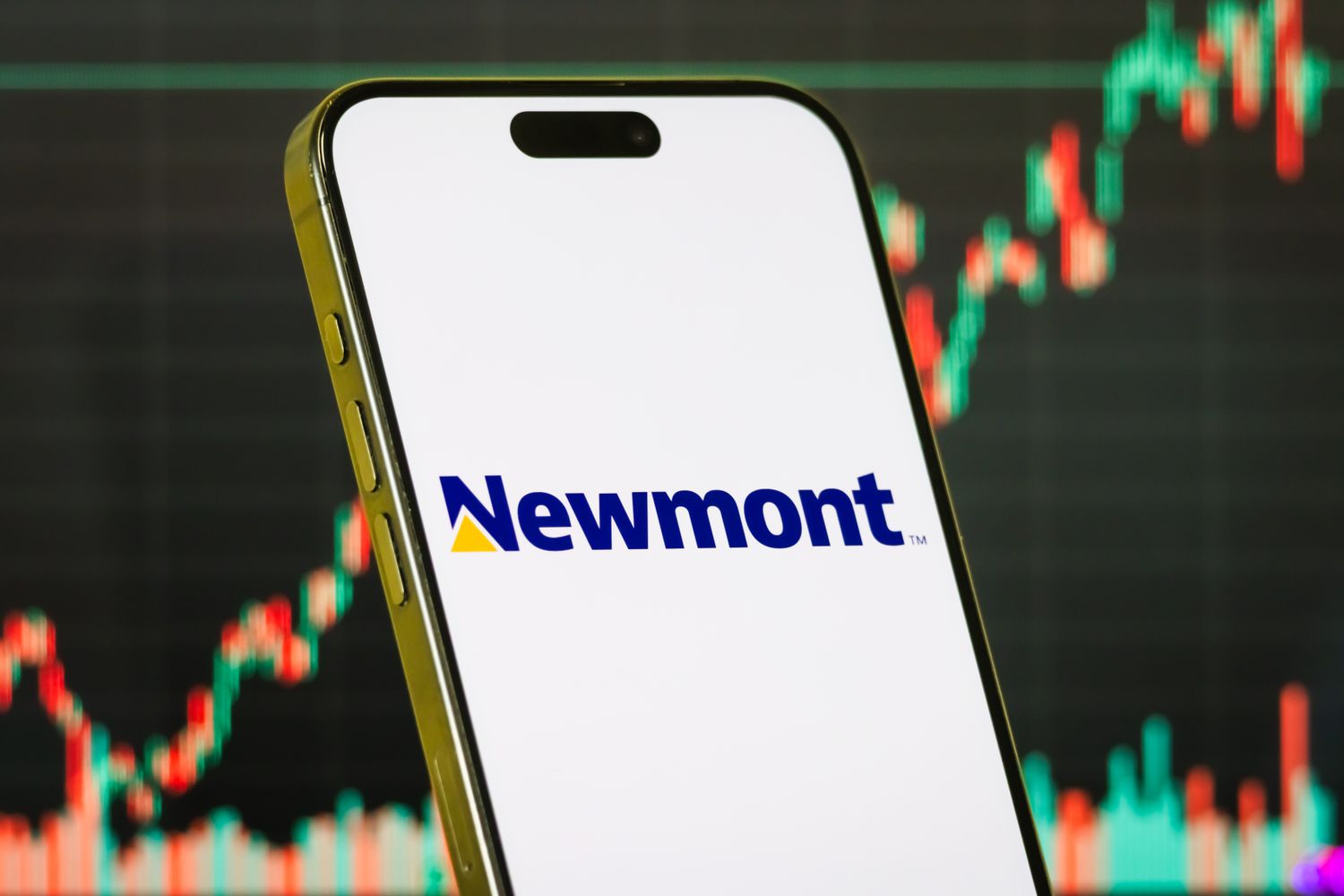 Is Newmont Gold a Buy After Its Post-Earnings Drop? 