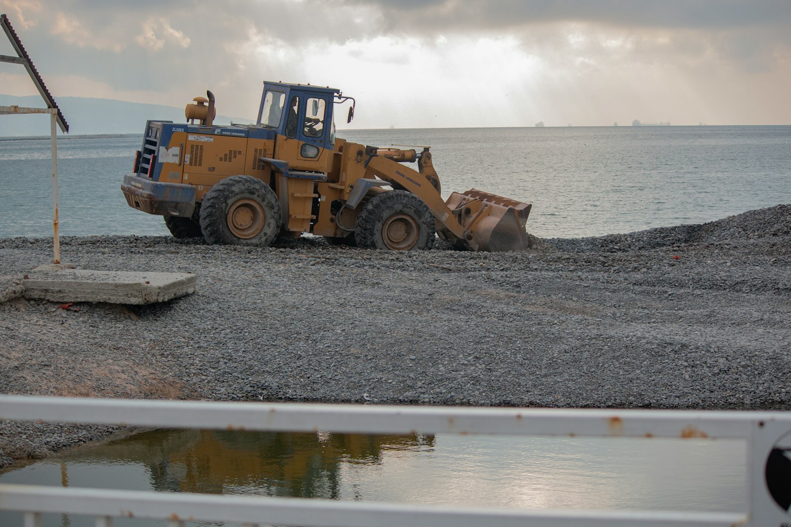 CAT Stock Rises After Earnings: Momentum Builds