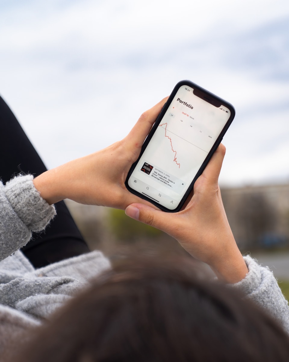 Why You Should Go for Robinhood (HOOD) Stock’s Fourth-Down Conversion