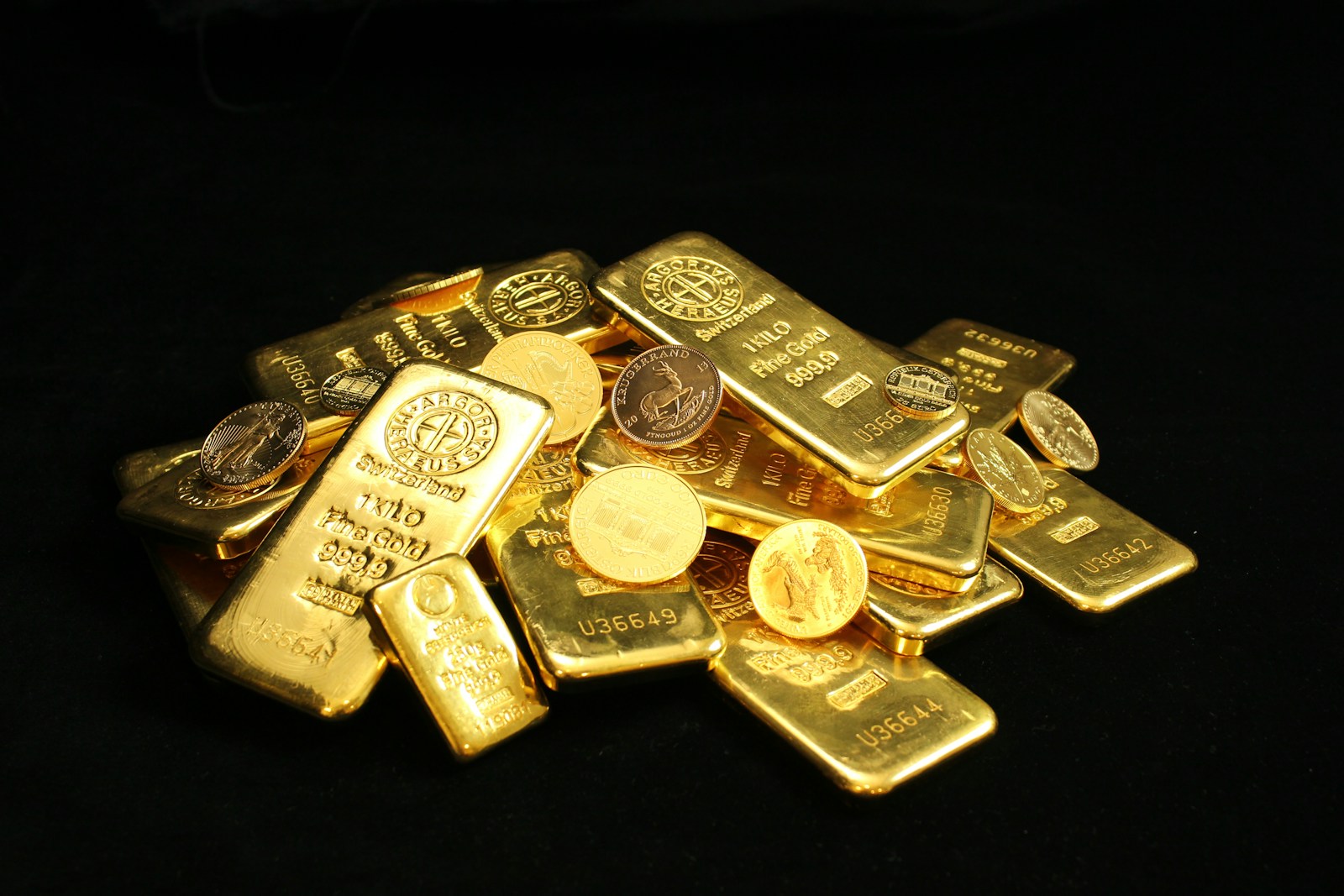 Analysts Forecast Massive Upside for Gold Prices in 2026