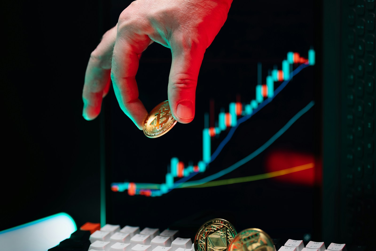 3 Cheap Stocks to Buy Before the Market Rally Expands 