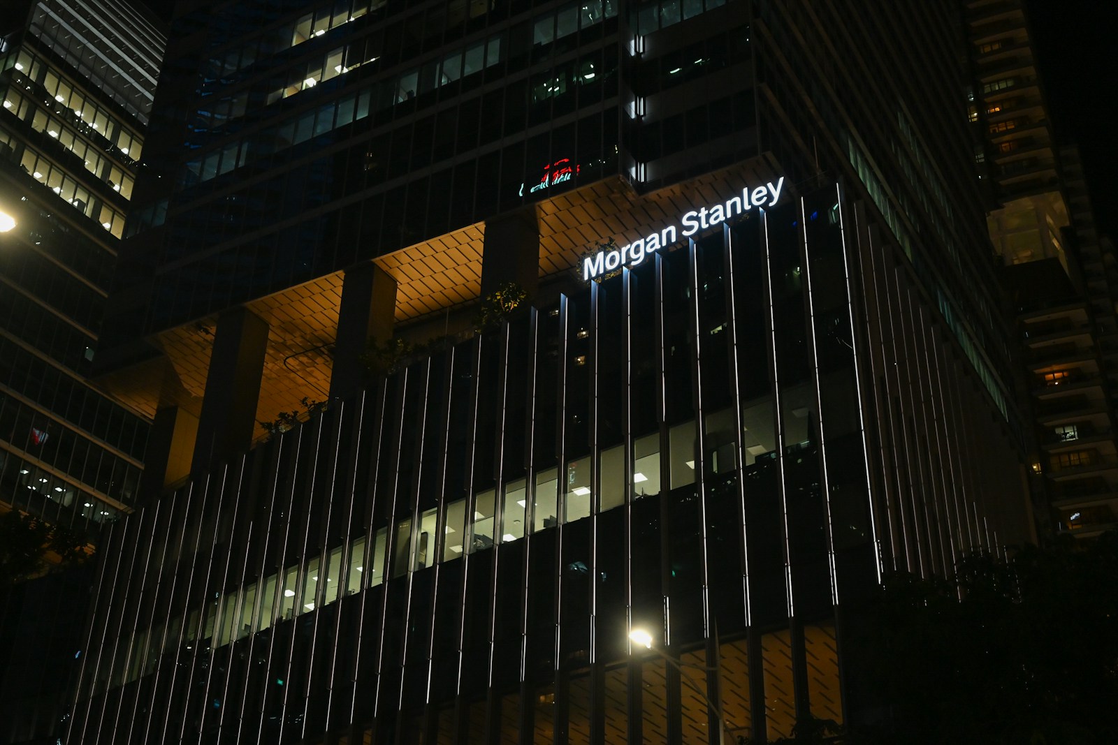 Morgan Stanley’s Trading Strength Fuels Wealth Management
