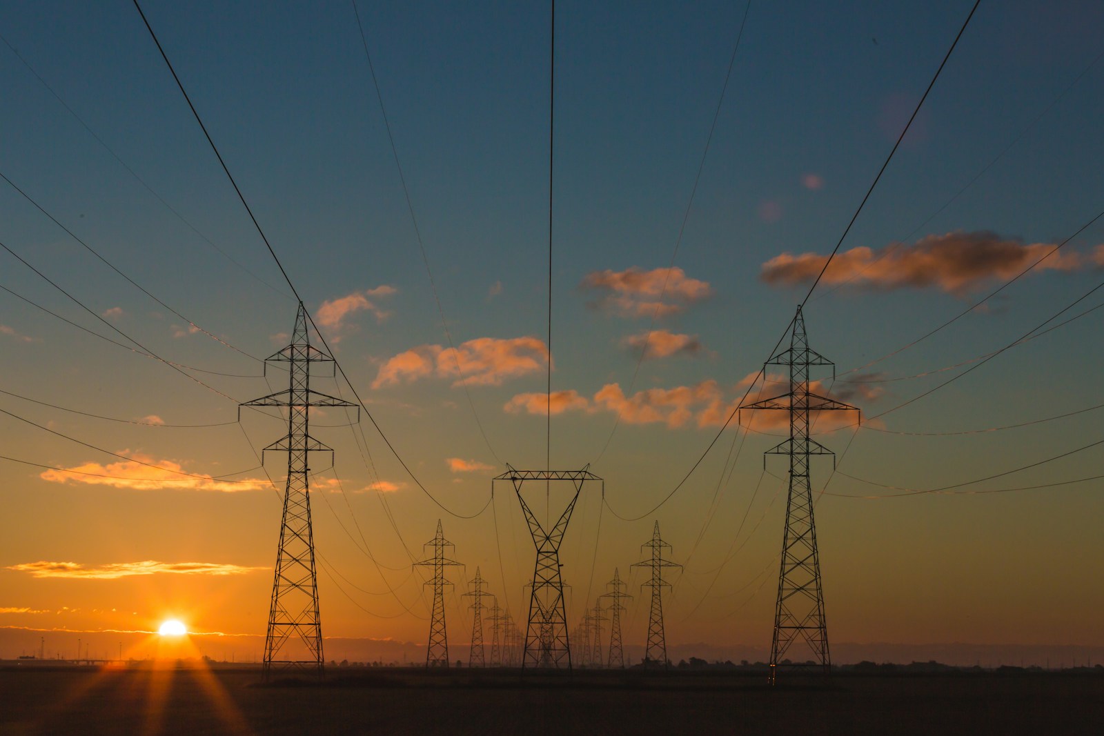 Want Reliable Income? Analysts Point to These 3 Energy Stocks