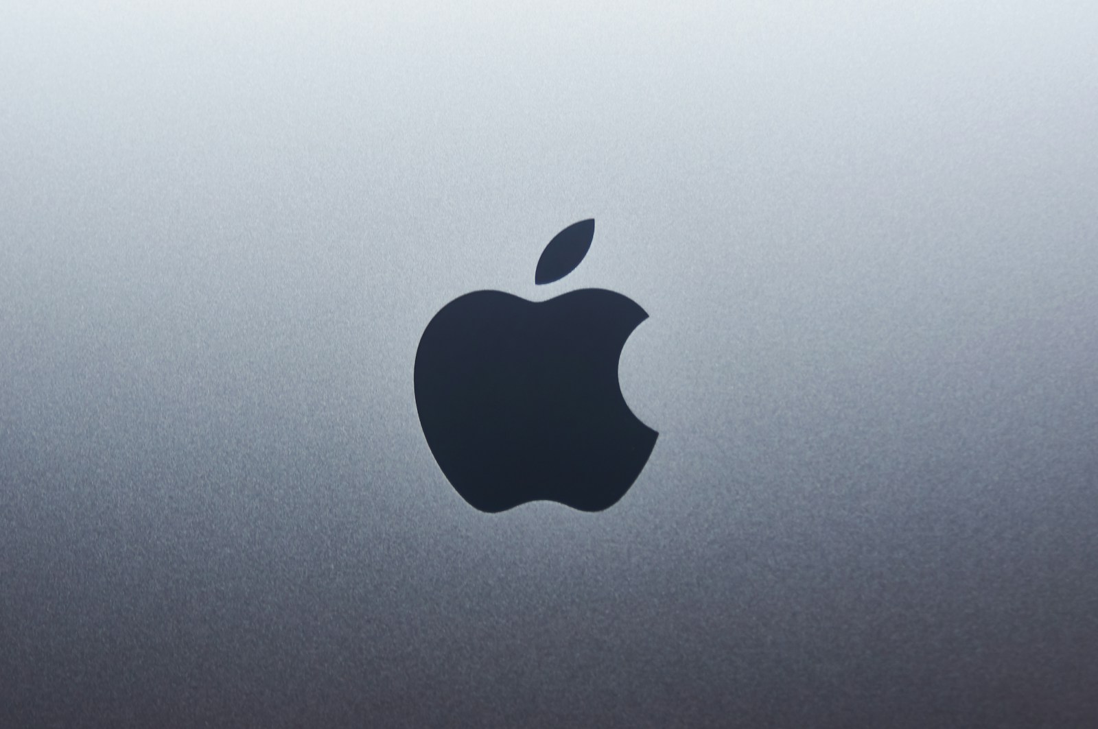 Apple Stock Is Poised for More Gains After Its Q2 Breakout