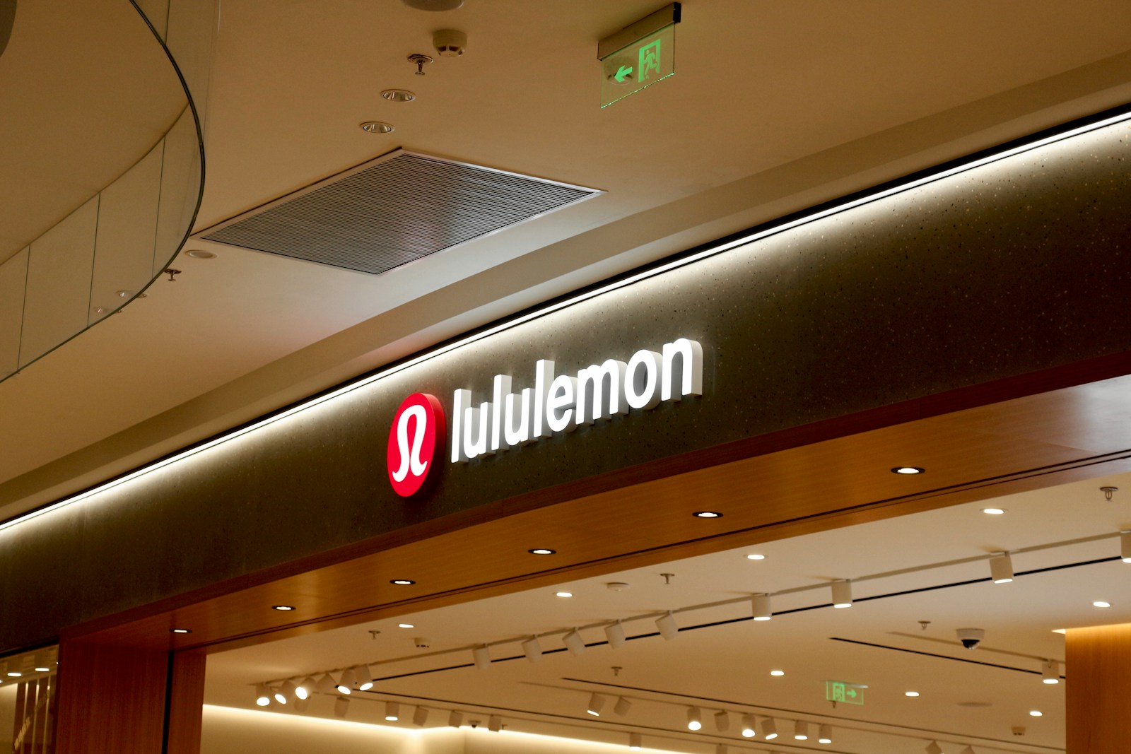 Lululemon Is Losing Its Momentum. Can a New CEO Turn It Around?